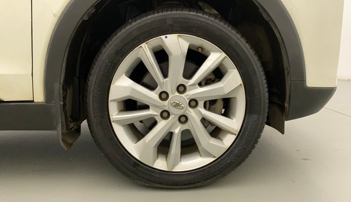 2019 Mahindra XUV 3OO W8 1.5 DIESEL, Diesel, Manual, 80,316 km, Right Front Wheel