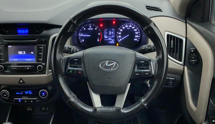 2016 Hyundai Creta SX 1.6 DIESEL, Diesel, Manual, 1,17,543 km, Steering Wheel Close Up