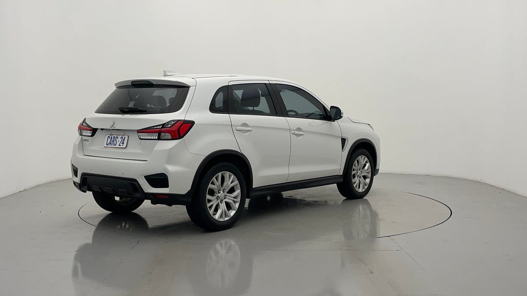 Right Back Diagonal (45- Degree) View