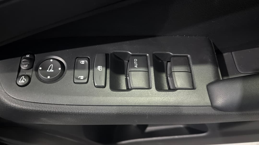 2024 Honda HR-V Vi X, Automatic, 21699 km, Drivers Side Door Panel Controls