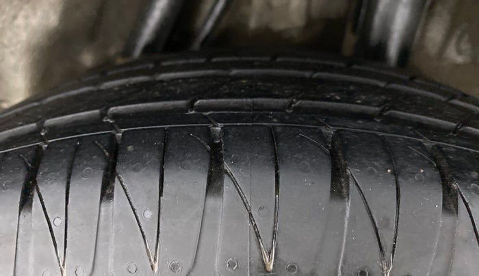 2016 Honda City V MT PETROL, Petrol, Manual, 44,618 km, Left Rear Tyre Tread