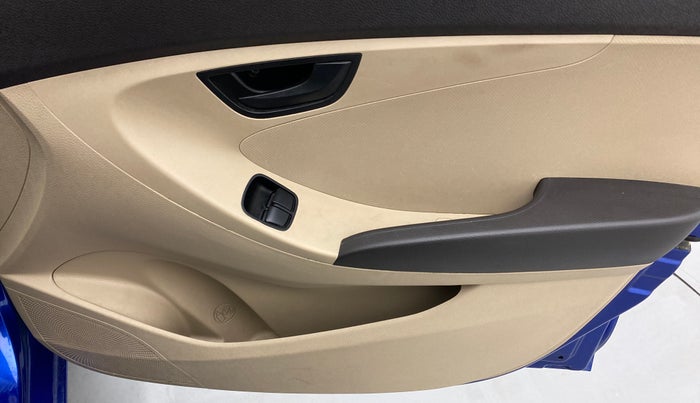 2013 Hyundai Eon MAGNA PLUS, Petrol, Manual, 71,759 km, Driver Side Door Panels Control