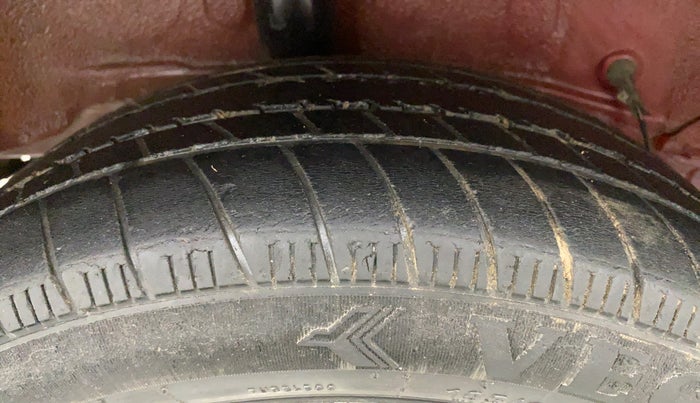 2016 Toyota Etios Liva V DUAL TONE, Petrol, Manual, 76,208 km, Right Rear Tyre Tread
