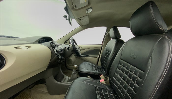 2016 Toyota Etios Liva V DUAL TONE, Petrol, Manual, 76,208 km, Right Side Front Door Cabin