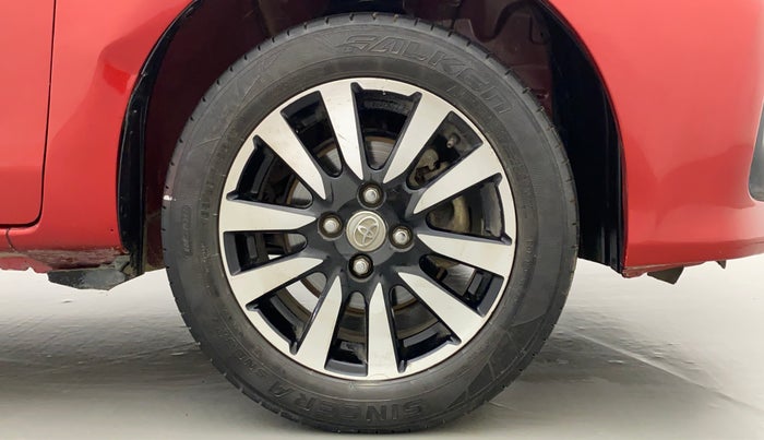 2016 Toyota Etios Liva V DUAL TONE, Petrol, Manual, 76,208 km, Right Front Wheel