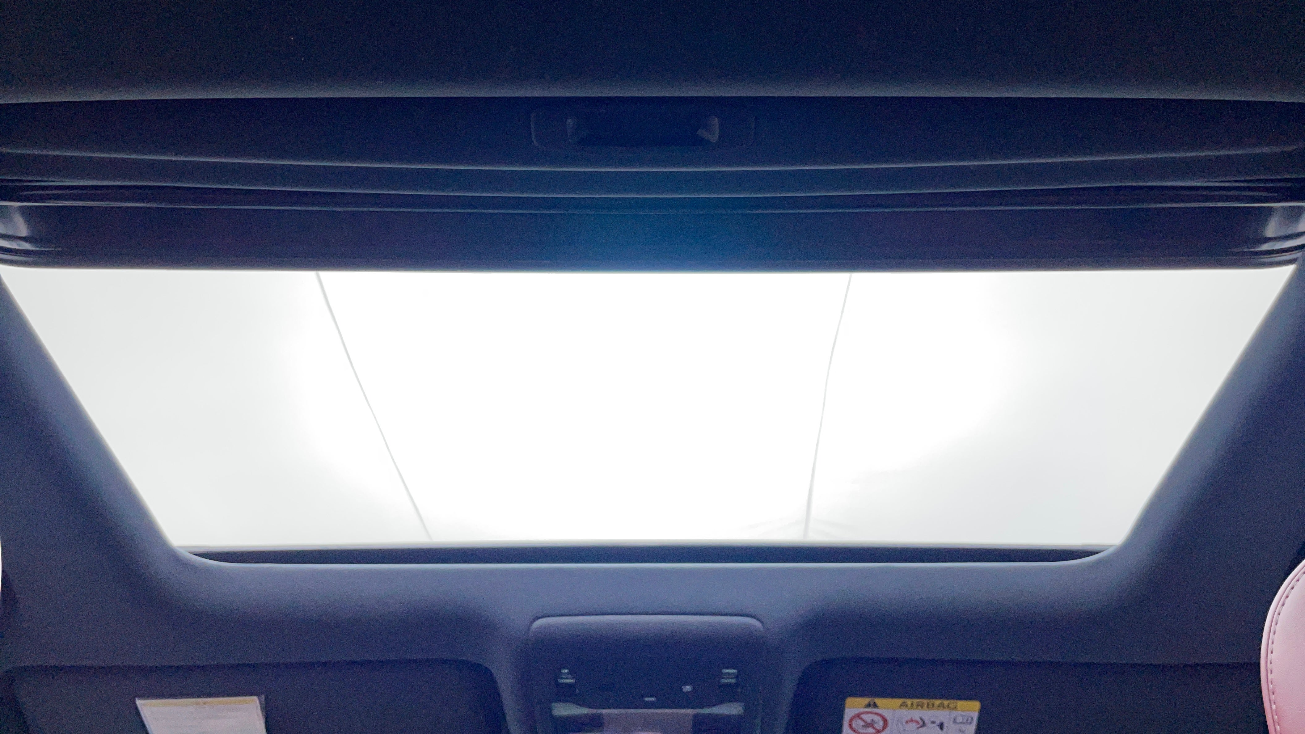Lexus LX 570-Interior Sunroof/Moonroof