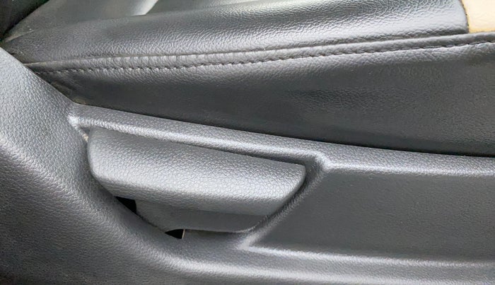 2018 Hyundai Eon ERA +, Petrol, Manual, 24,161 km, Driver Side Adjustment Panel