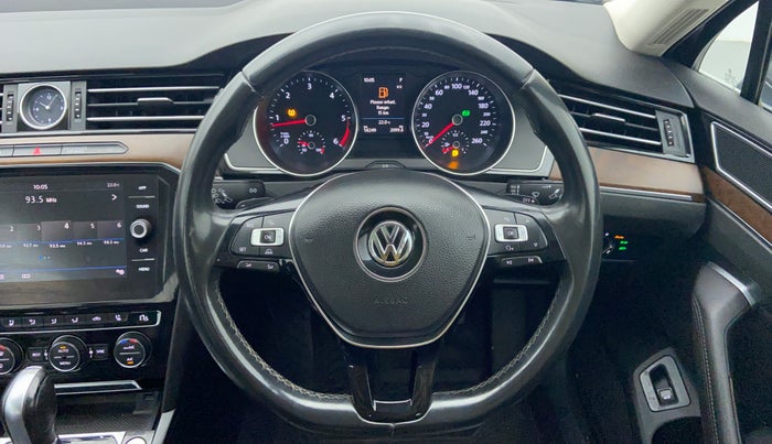 2018 Volkswagen Passat HIGHLINE DSG, Diesel, Automatic, 58,375 km, Steering Wheel Close-up