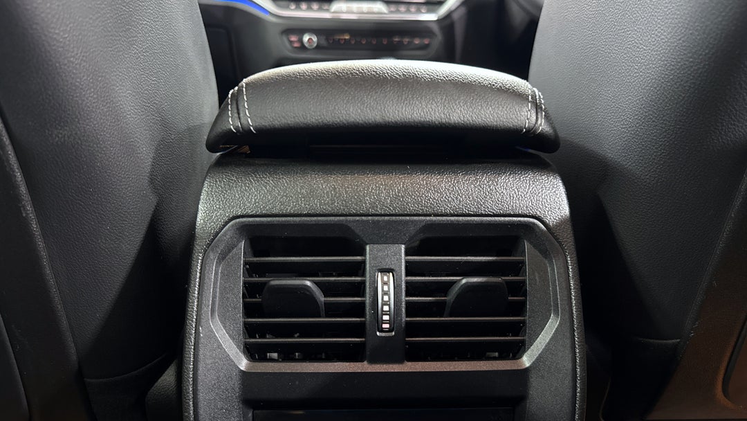 2021 BMW 3 30i M Sport, Automatic, 58055 km, Rear A/C Vent