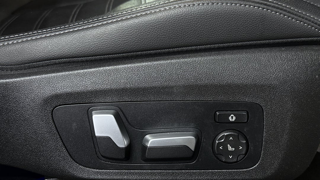 2021 BMW 3 30i M Sport, Automatic, 58055 km, Drivers Side Adjustment Panel