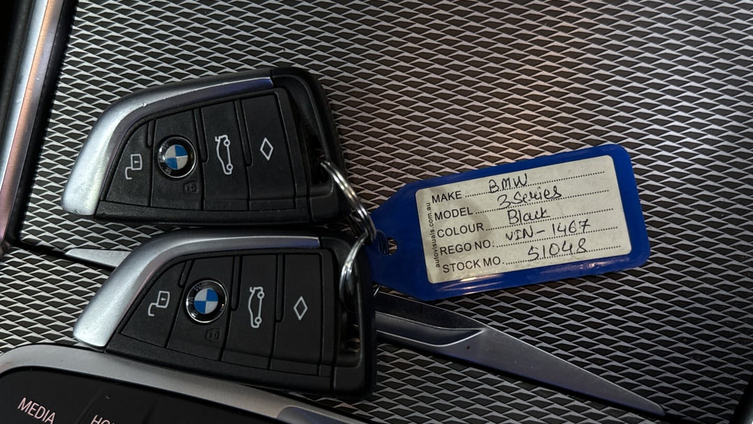 2021 BMW 3 30i M Sport, Automatic, 58055 km, Key Close-up