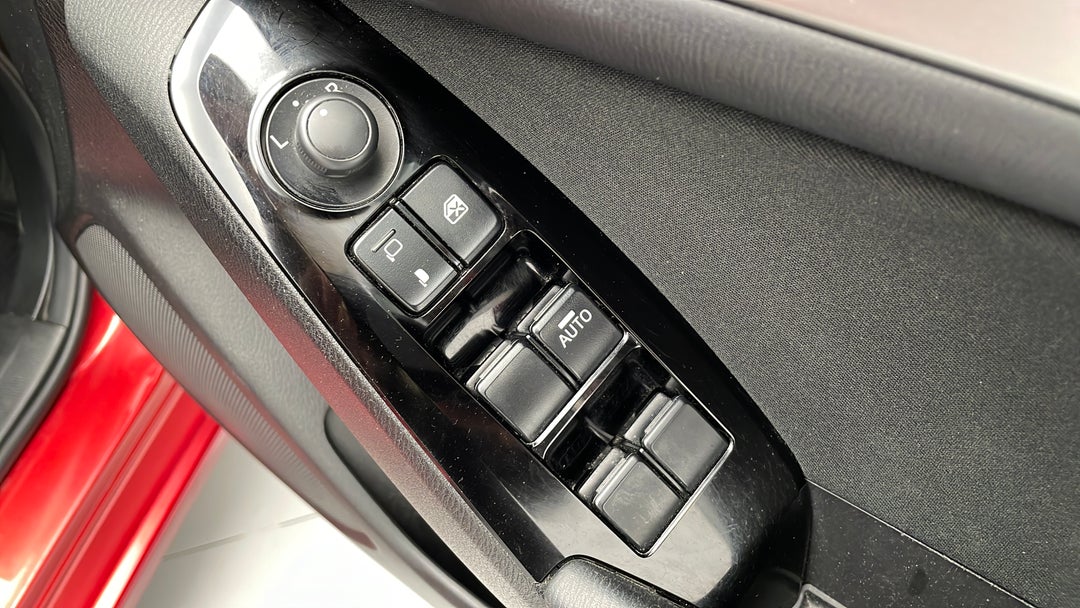 2018 Mazda Mazda3 Maxx Sport, Automatic, 63540 km, Drivers Side Door Panel Controls