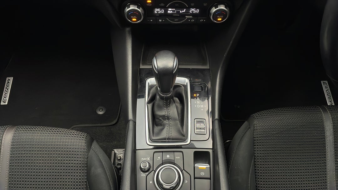 2018 Mazda Mazda3 Maxx Sport, Automatic, 63540 km, Gear Lever 