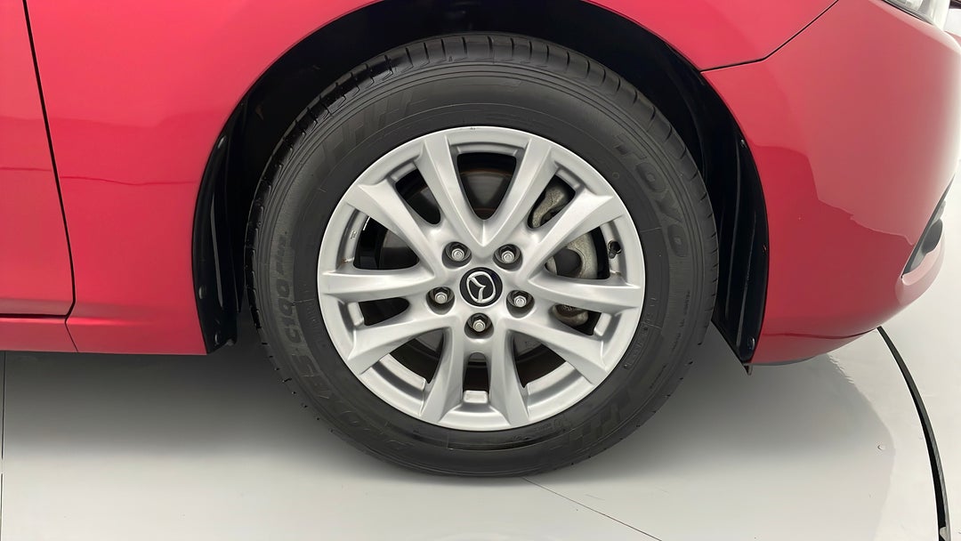 2018 Mazda Mazda3 Maxx Sport, Automatic, 63540 km, Right Front Wheel