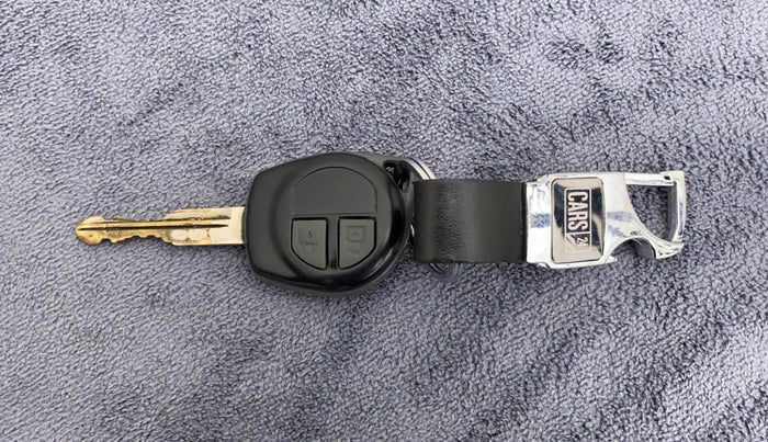 2017 Maruti Swift LXI (O), Petrol, Manual, 60,531 km, Lock system - Remote key not functional