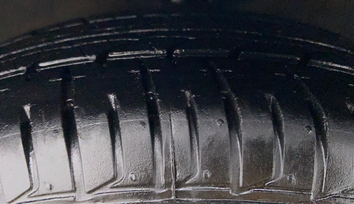 2013 Hyundai i10 MAGNA 1.1 IRDE2, Petrol, Manual, 40,960 km, Left Rear Tyre Tread