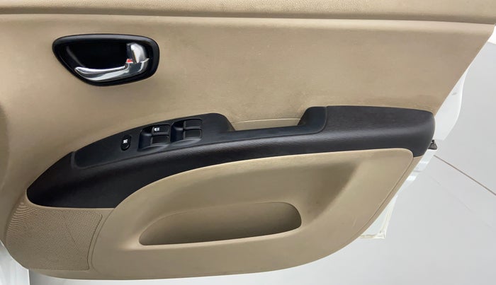 2013 Hyundai i10 MAGNA 1.1 IRDE2, Petrol, Manual, 40,960 km, Driver Side Door Panels Control