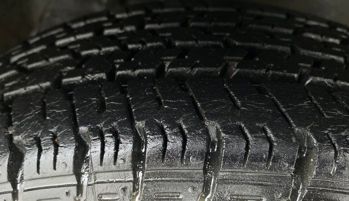 2016 Maruti Alto K10 VXI P, Petrol, Manual, 28,809 km, Right Front Tyre Tread