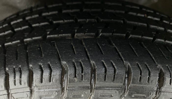 2016 Maruti Alto K10 VXI P, Petrol, Manual, 28,809 km, Left Front Tyre Tread