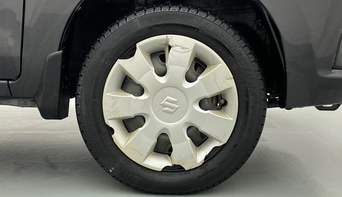 2016 Maruti Alto K10 VXI P, Petrol, Manual, 28,809 km, Right Front Wheel