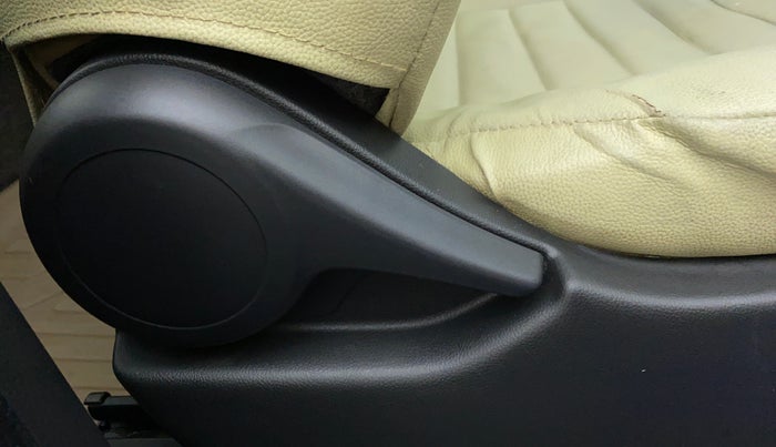 2019 Honda Amaze 1.2 EMT I VTEC, CNG, Manual, 42,023 km, Driver Side Adjustment Panel