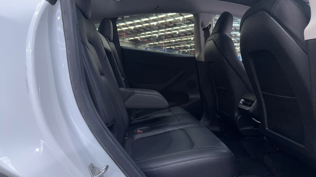 2022 Tesla Model Y Rear-wheel Drive, Automatic, 51414 km, Right Side Rear Door Cabin View