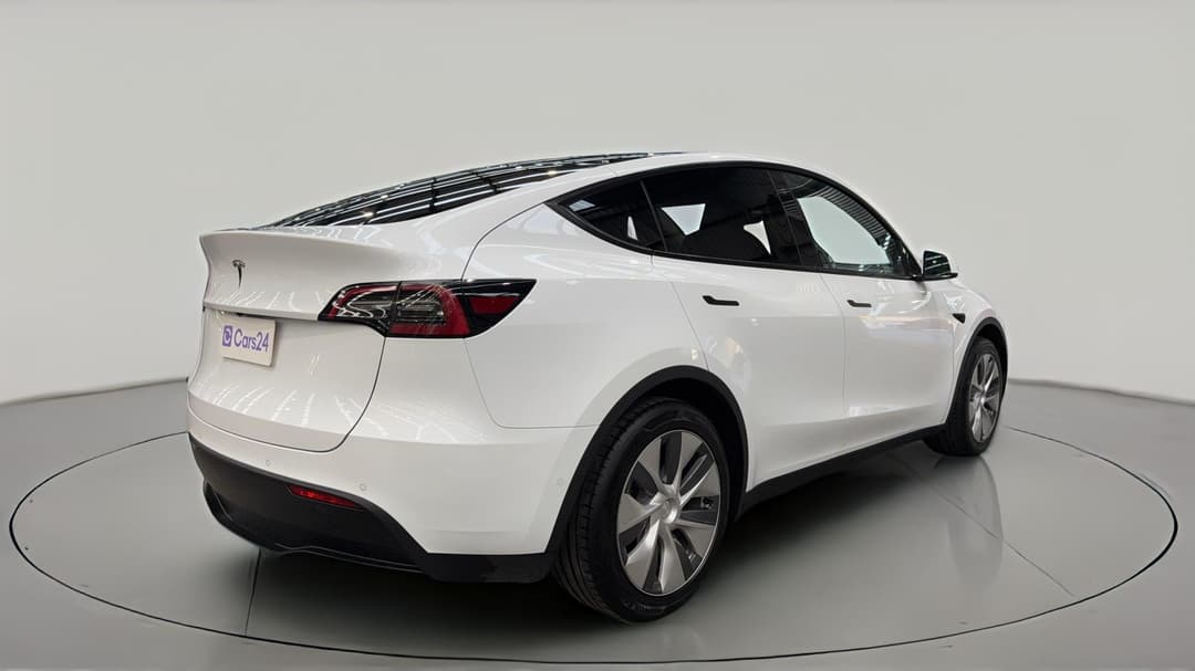 2022 Tesla Model Y Rear-wheel Drive, Automatic, 51414 km, Right Back Diagonal (45- Degree) View