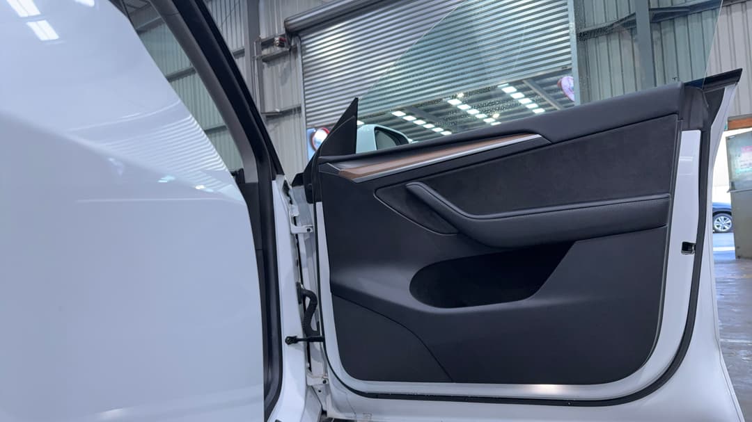 2022 Tesla Model Y Rear-wheel Drive, Automatic, 51414 km, Speaker View