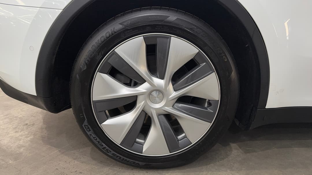 2022 Tesla Model Y Rear-wheel Drive, Automatic, 51414 km, Right Rear Wheel