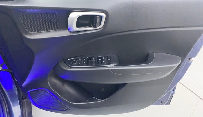 2021 Hyundai VENUE SX PLUS 1.0 TURBO DCT, Petrol, Automatic, 33,945 km, Driver Side Door Panels Control