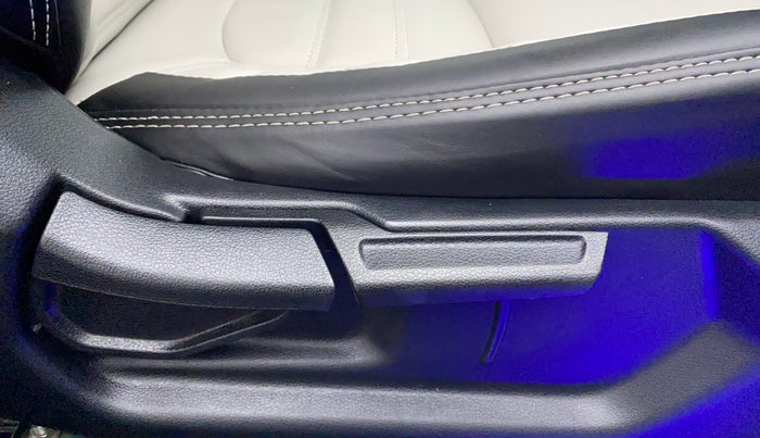 2021 Hyundai VENUE SX PLUS 1.0 TURBO DCT, Petrol, Automatic, 33,945 km, Driver Side Adjustment Panel