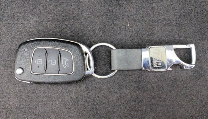 2017 Hyundai Elite i20 SPORTZ 1.2, Petrol, Manual, 32,345 km, Key Close Up