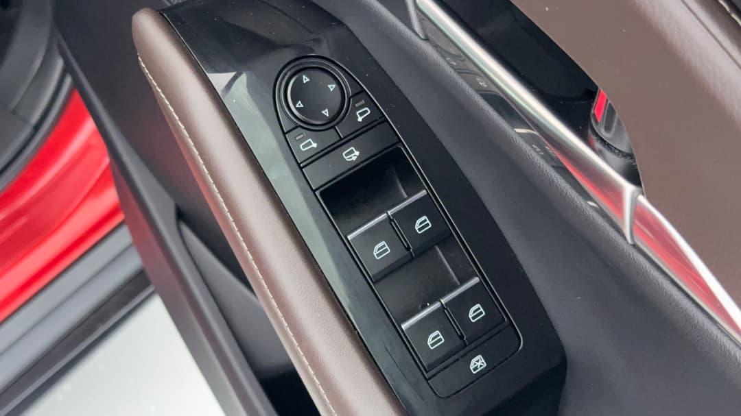 2024 Mazda CX-30 G20 Touring (FWD), Automatic, 34143 km, Drivers Side Door Panel Controls