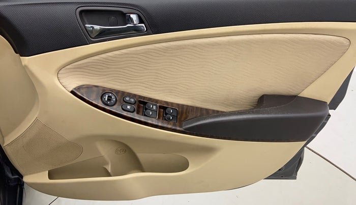 2012 Hyundai Verna FLUIDIC 1.6 EX VTVT, Petrol, Manual, 1,02,830 km, Driver Side Door Panels Controls