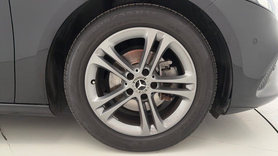 2020 Mercedes-benz A180 A180, Automatic, 33510 km, Right Front Wheel