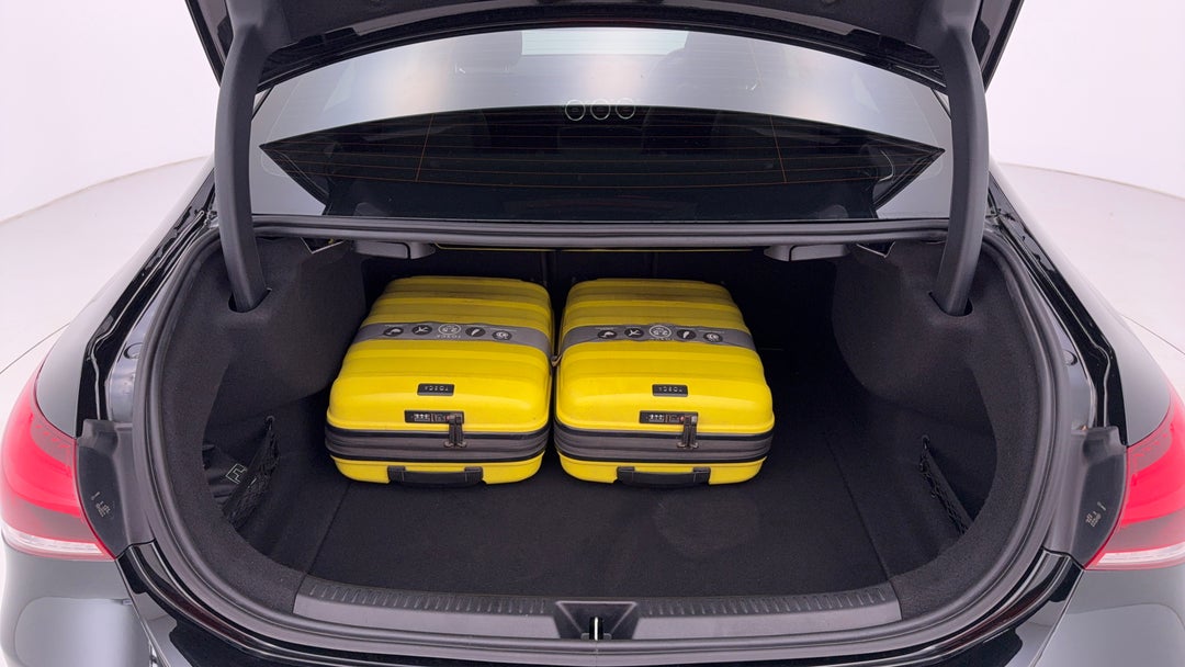 2020 Mercedes-benz A180 A180, Automatic, 33510 km, Boot Inside View with Luggage