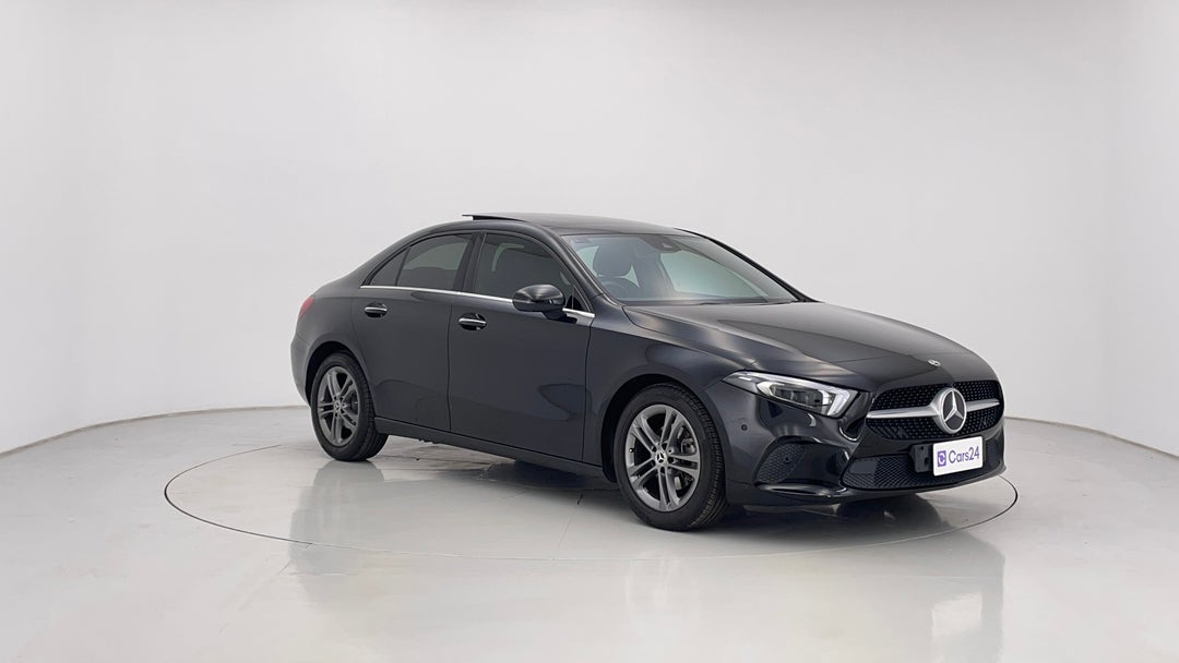 2020 Mercedes-benz A180 A180, Automatic, 33510 km, Right Front Diagonal (45- Degree) View