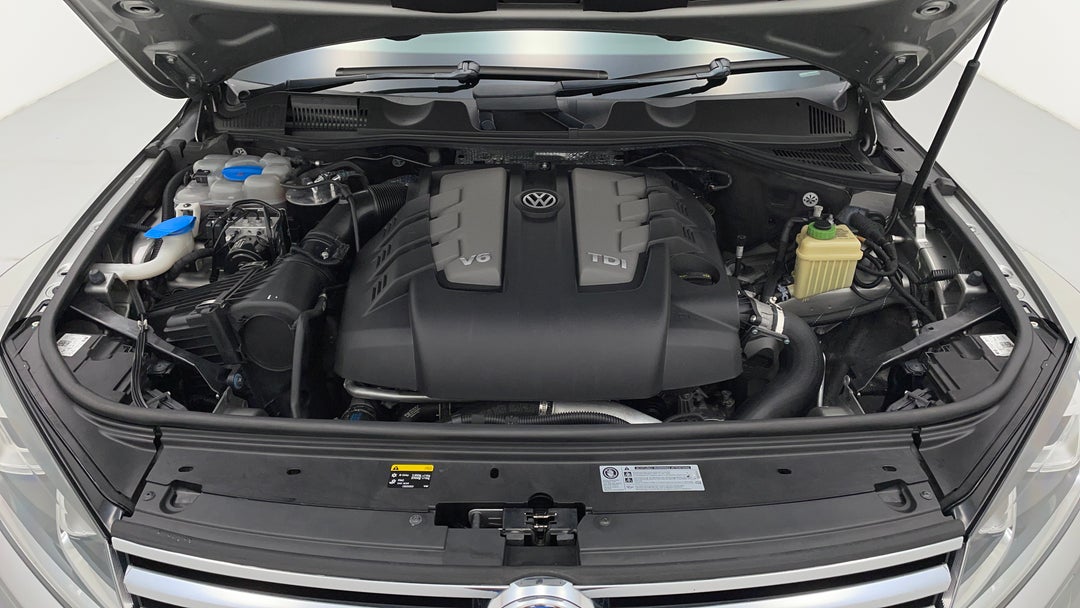 Open Bonnet (Engine)