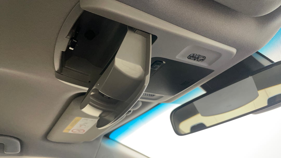 On-Roof Controls/Sunglass holder