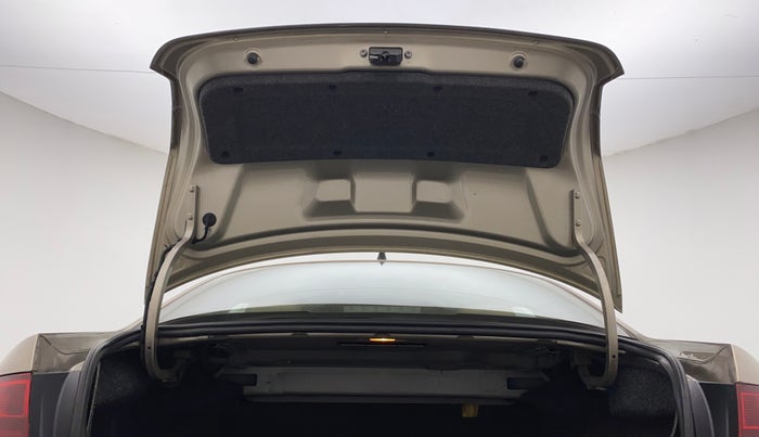 2016 Volkswagen Vento HIGHLINE 1.5 AT, Diesel, Automatic, 1,12,737 km, Boot Door Open