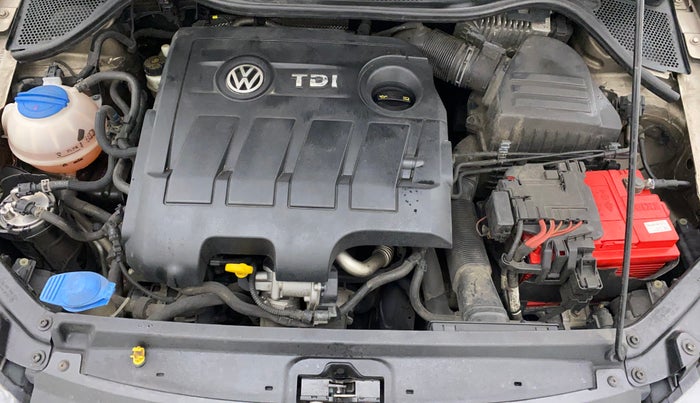 2016 Volkswagen Vento HIGHLINE 1.5 AT, Diesel, Automatic, 1,12,340 km, Open Bonet
