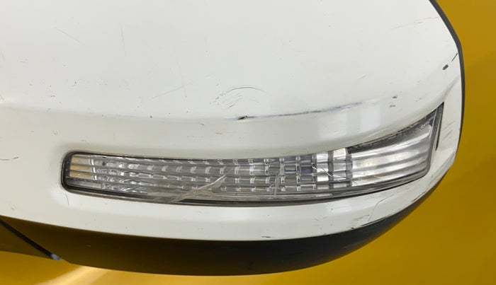 2017 Maruti Vitara Brezza ZDI PLUS DUAL TONE, Diesel, Manual, 69,527 km, Left rear-view mirror - Indicator light has minor damage