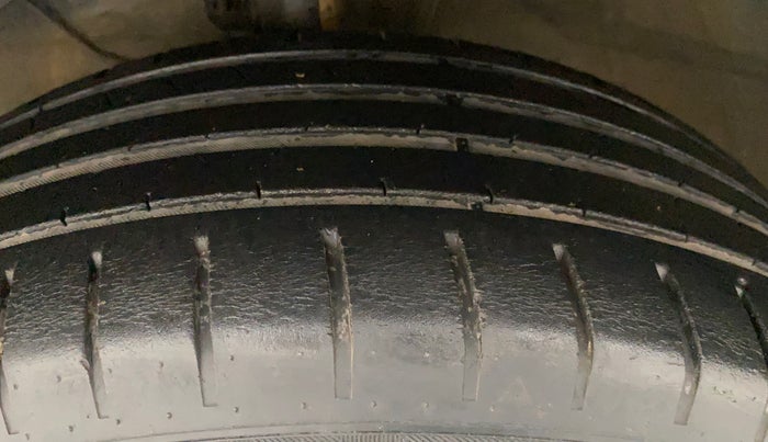 2019 Toyota Glanza G, Petrol, Manual, 37,030 km, Left Front Tyre Tread