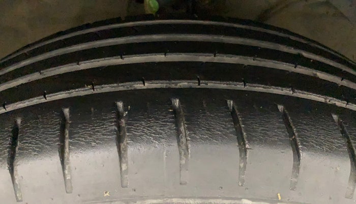 2019 Toyota Glanza G, Petrol, Manual, 37,030 km, Right Front Tyre Tread