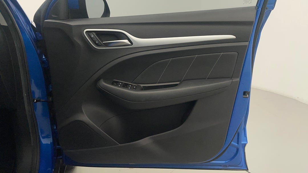 2020 MG ZS Essence, Automatic, 45350 km, Speaker View