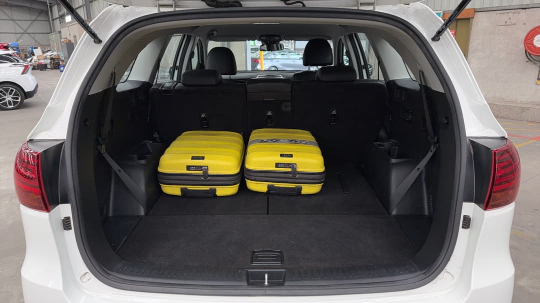 2019 Kia Sorento Sport (4x2), Automatic, 96072 km, Boot Inside View with Luggage