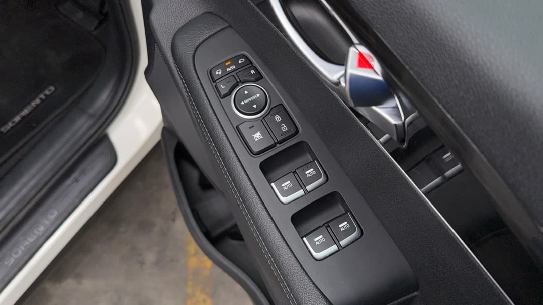 2019 Kia Sorento Sport (4x2), Automatic, 96072 km, Drivers Side Door Panel Controls