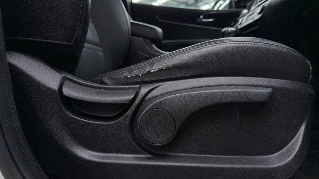 2019 Kia Sorento Sport (4x2), Automatic, 96072 km, Drivers Side Adjustment Panel