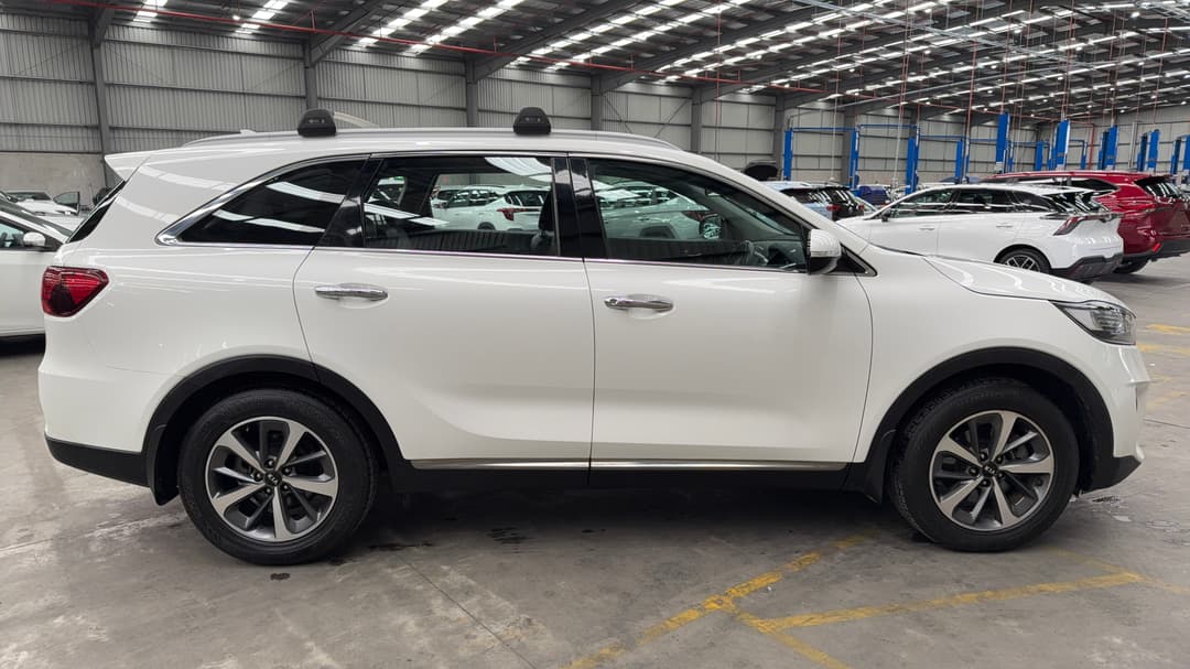 2019 Kia Sorento Sport (4x2), Automatic, 96072 km, Right Side View