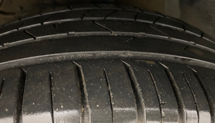 2018 Maruti S Cross DELTA SHVS, Diesel, Manual, 47,732 km, Left Front Tyre Tread